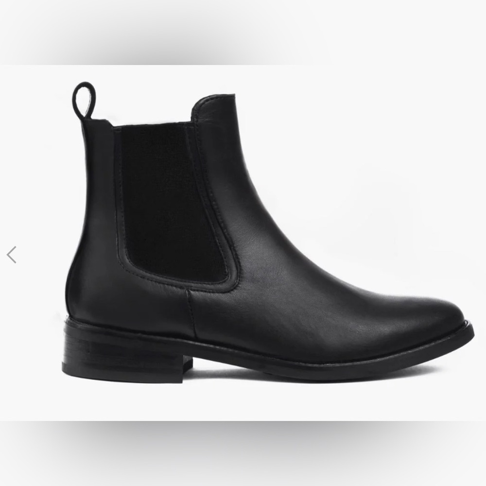 Thursday boot company Chelsea leather boots sz 9